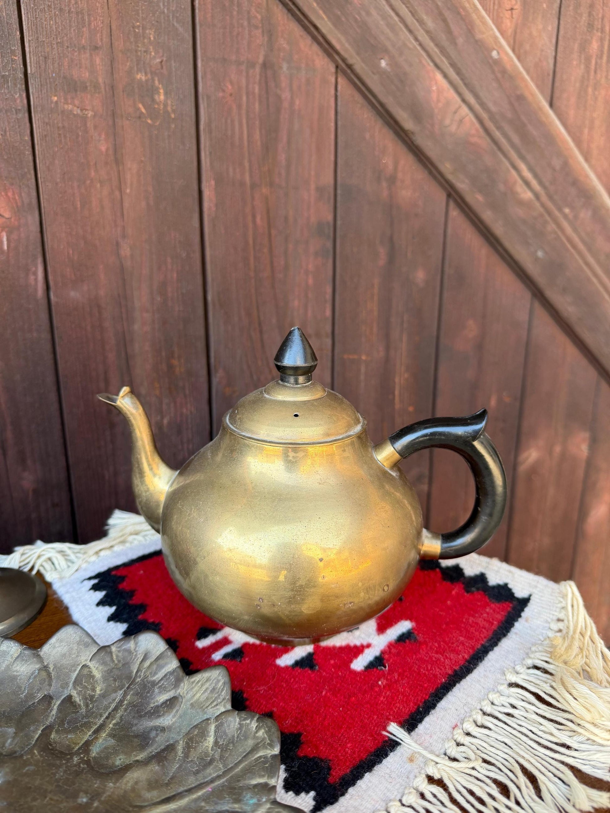 Set von 8 Vintage Orientalisches Marokkanisches Messing und Wollkelim Dekor Set