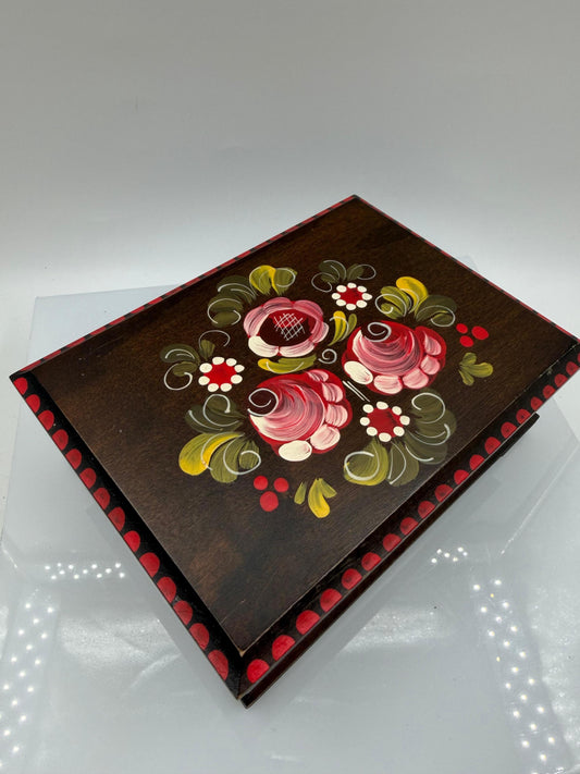 Vintage Schmuckschatulle aus Holz mit handbemaltem Blumenmotiv im Bauernmalerei Stil