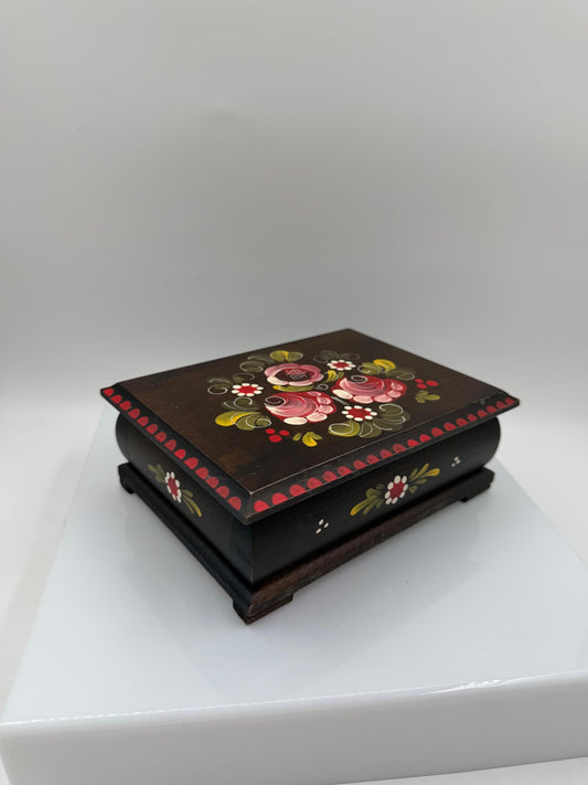 Vintage Schmuckschatulle aus Holz mit handbemaltem Blumenmotiv im Bauernmalerei Stil