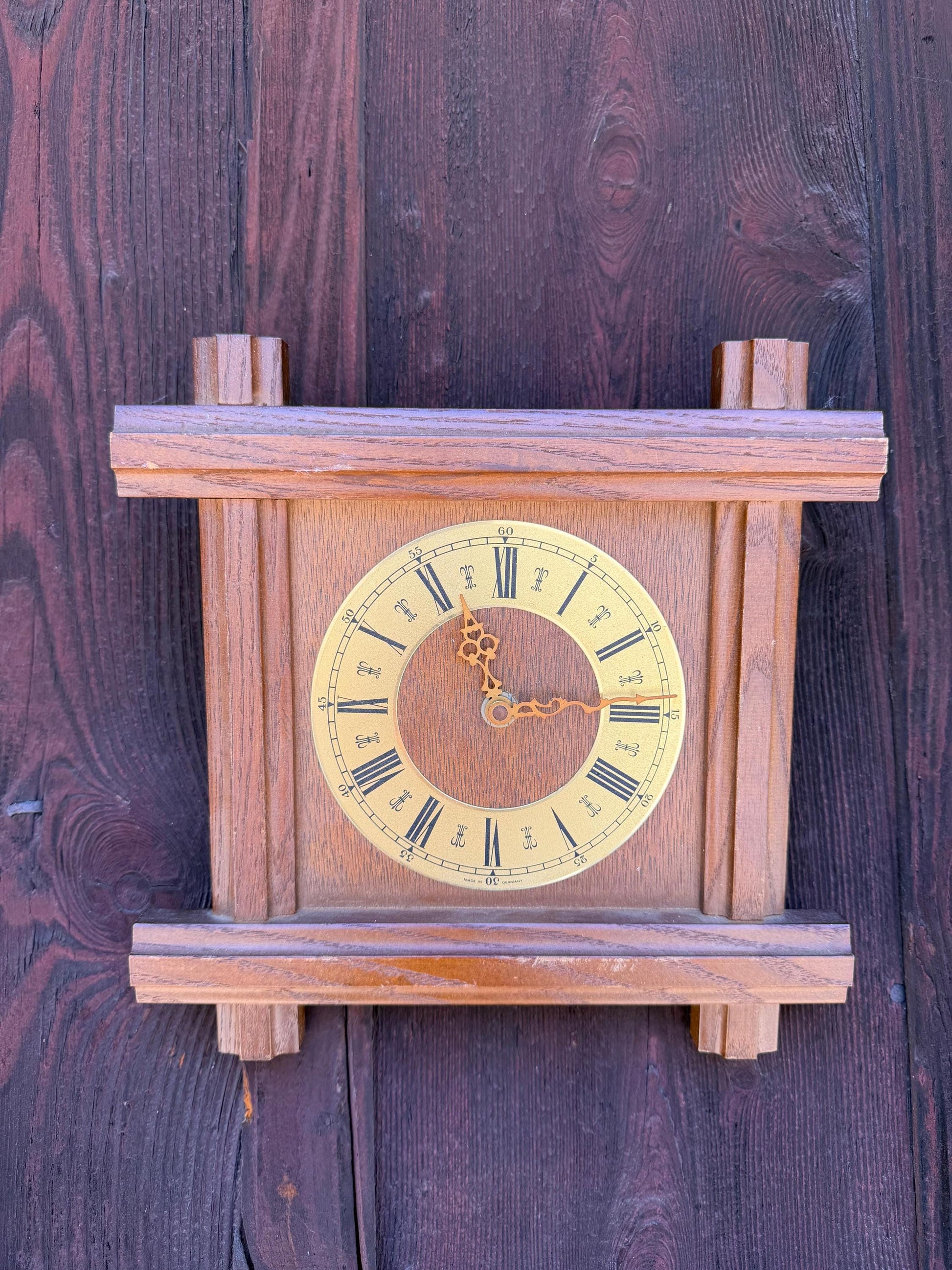 Vintage Wanduhr aus Eiche mit römischen Ziffern, 1960er