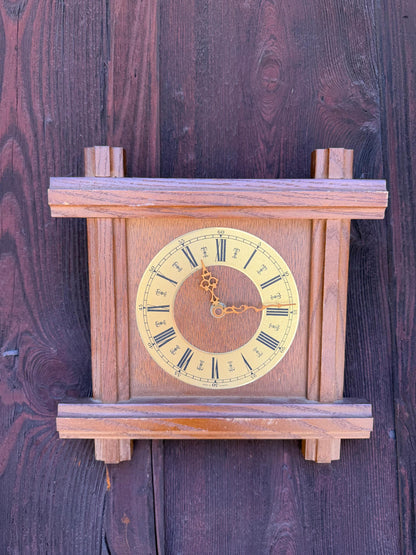 Vintage Wanduhr aus Eiche mit römischen Ziffern, 1960er