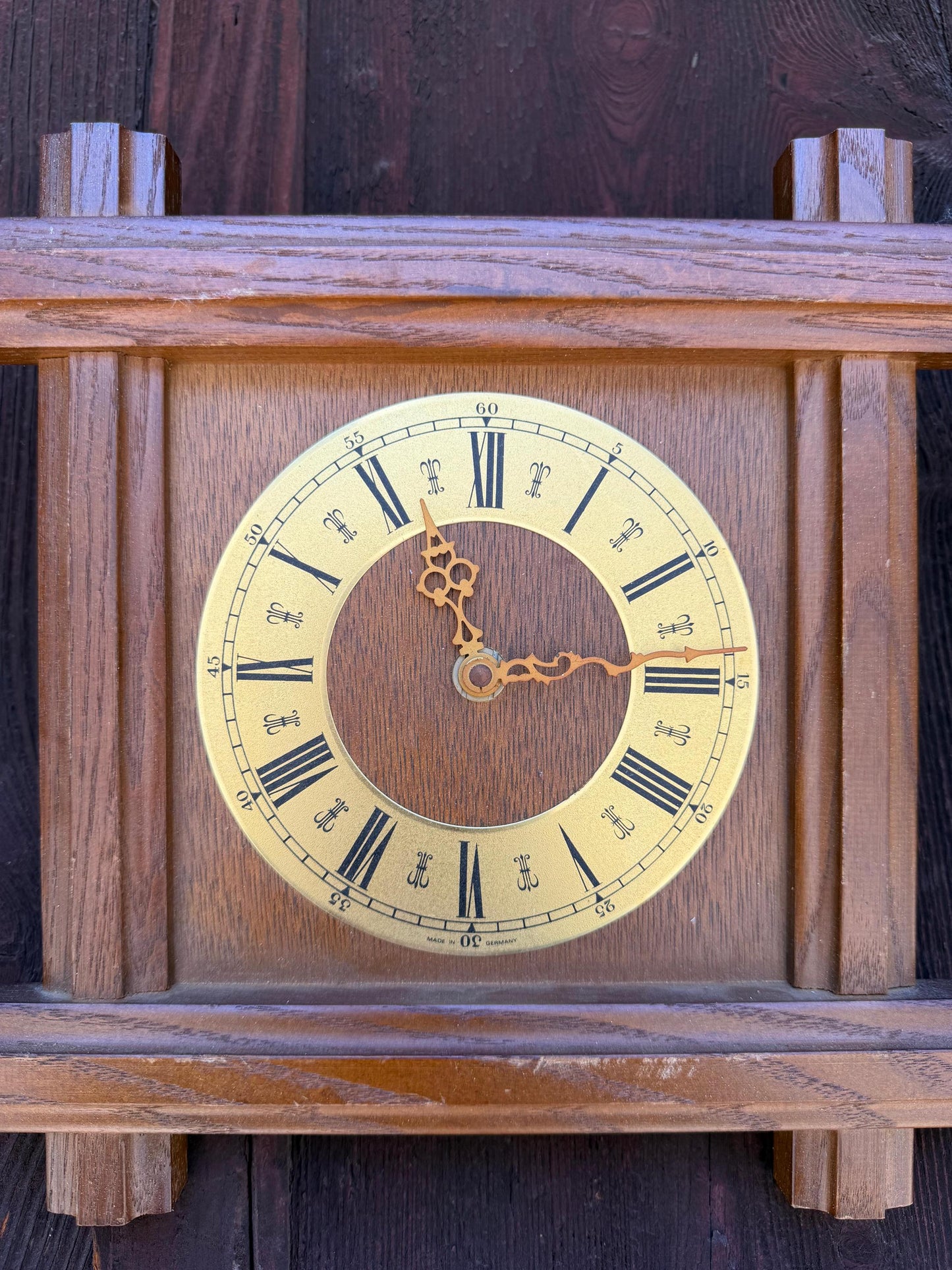 Vintage Wanduhr aus Eiche mit römischen Ziffern, 1960er