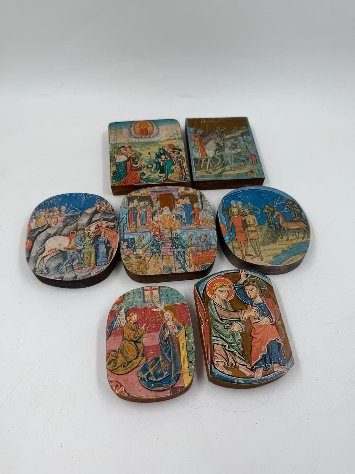 Set von 7 Vintage Holzplaketten mit mittelalterlicher christlicher Kunst