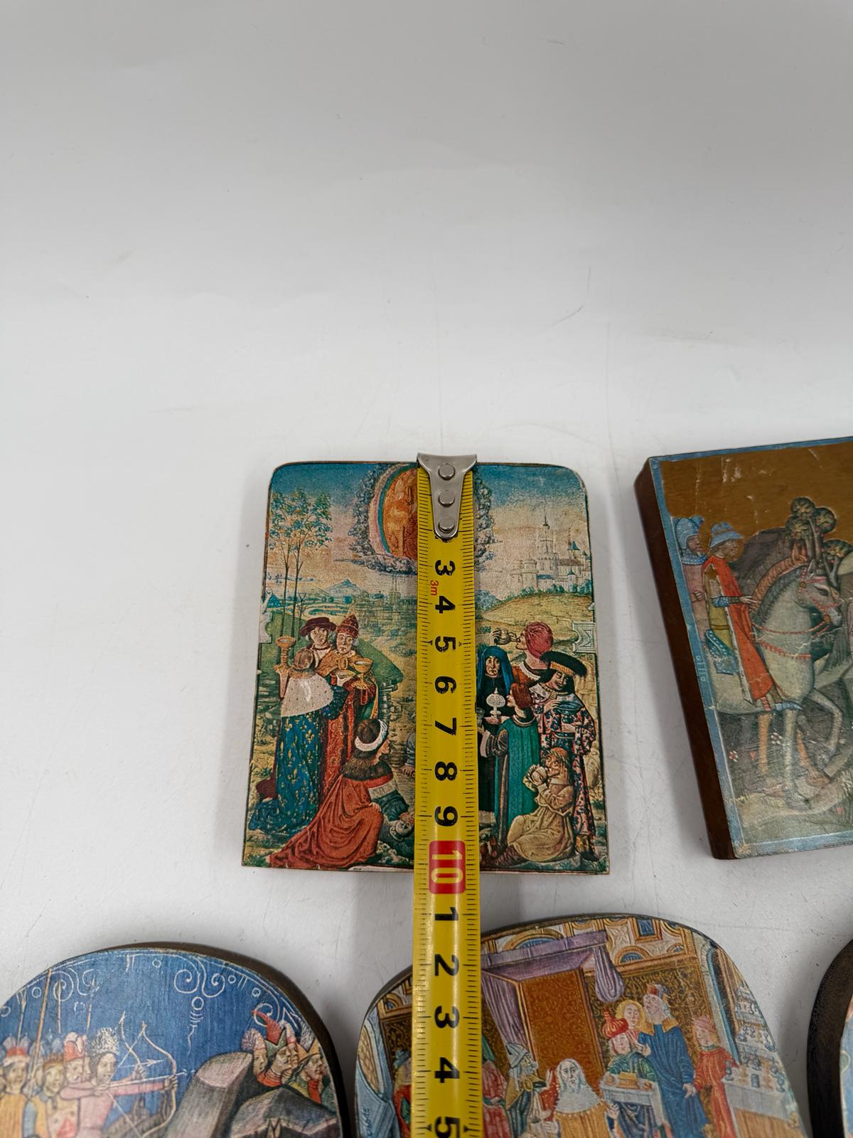 Set von 7 Vintage Holzplaketten mit mittelalterlicher christlicher Kunst