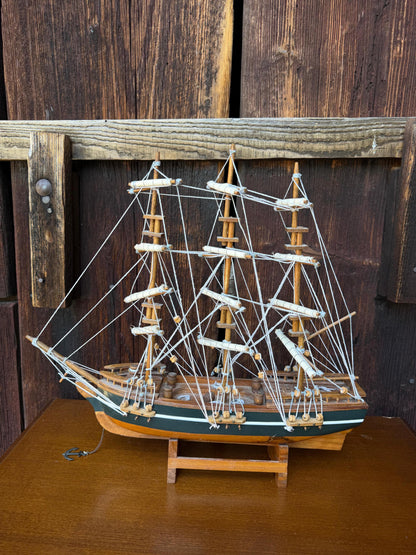Vintage Modellschiff Dreimaster aus Hartholz, 32 cm