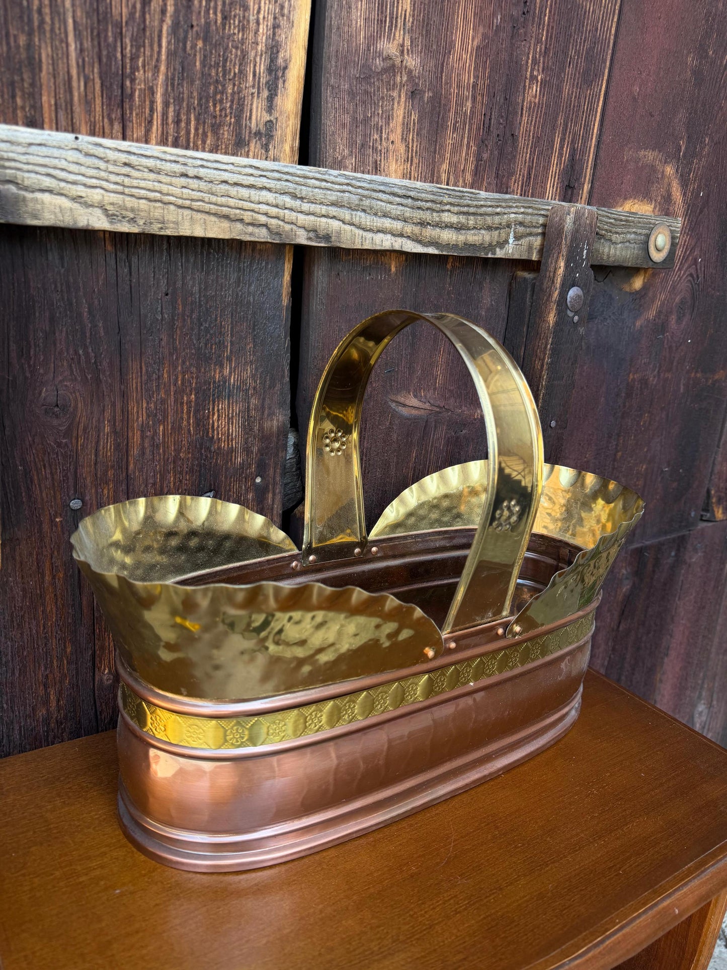 Vintage Korbschale aus gehämmertem Kupfer und Messing, Art Nouveau