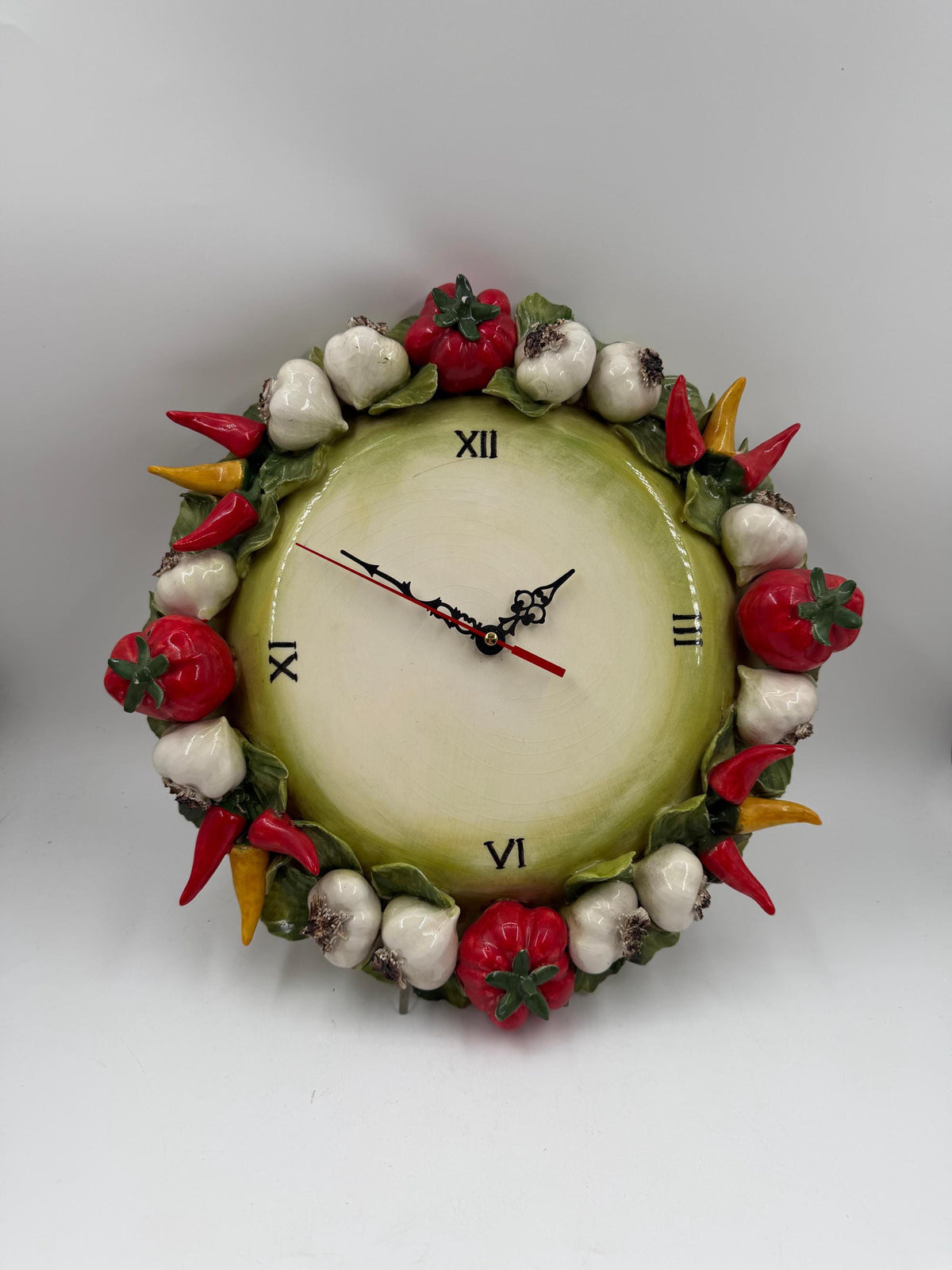 Vintage Keramik Wanduhr mit 3D-Gemüse Majolika Italien