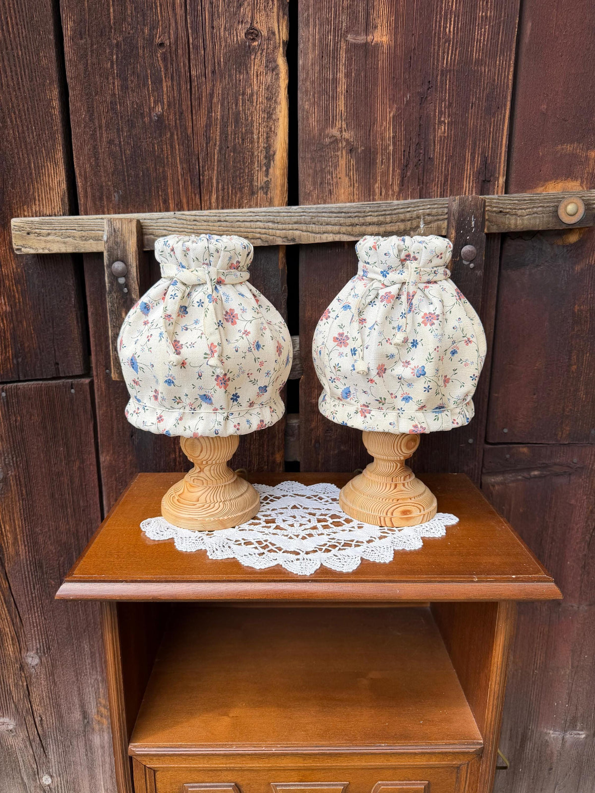 Set von 3 Vintage Lampen Landhausstil mit Blumenmuster