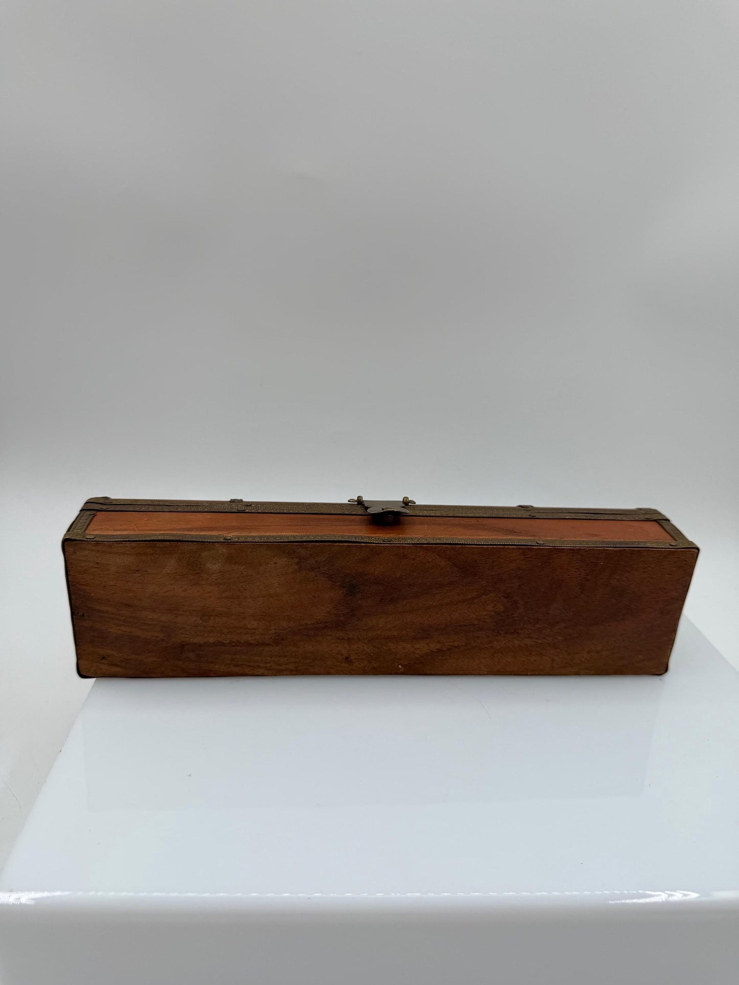 Vintage Schmuckschatulle Holz mit Messingbeschlägen, Halbrund-Deckel