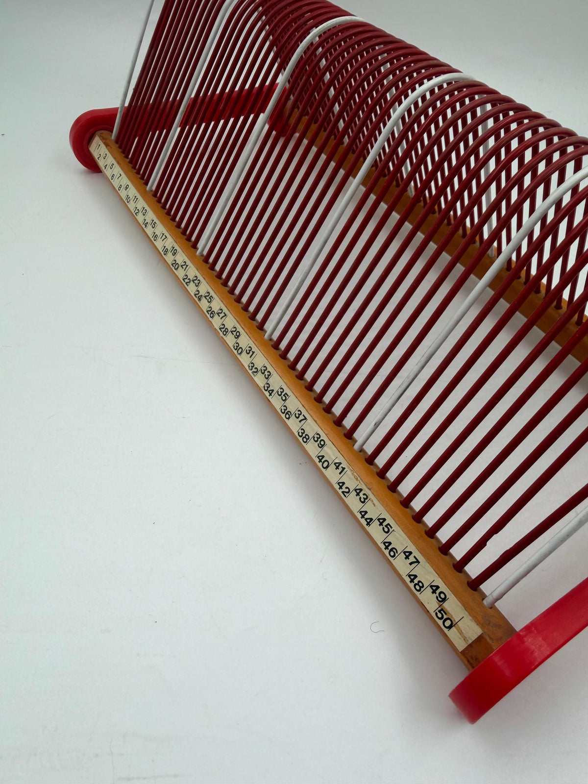 Vintage Schallplattenständer aus Metall und Holz, Rot, Mid-Century