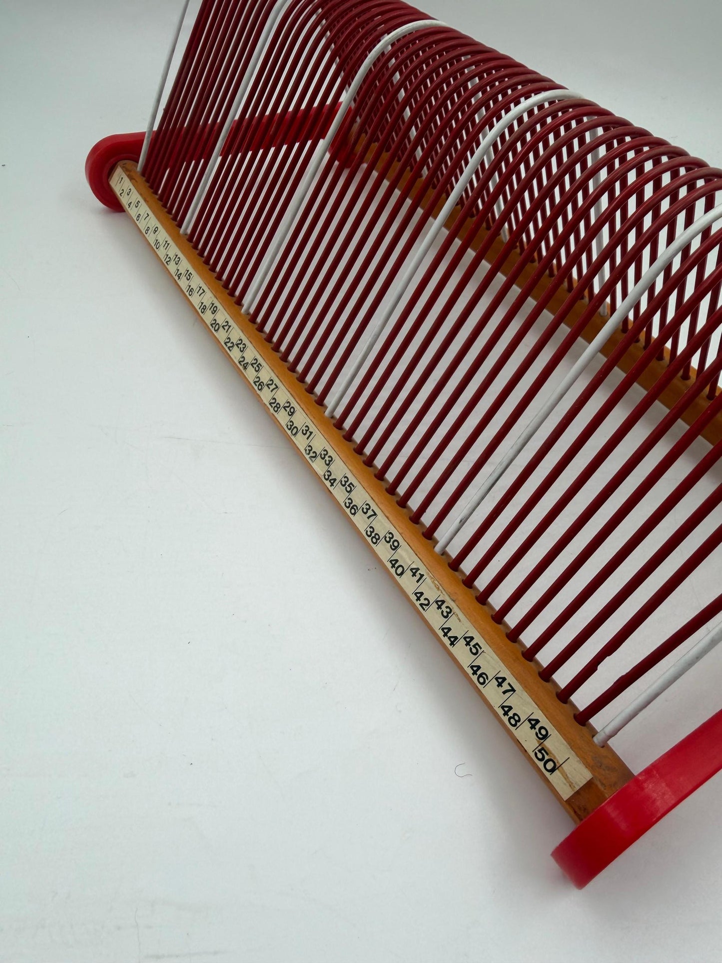 Vintage Schallplattenständer aus Metall und Holz, Rot, Mid-Century
