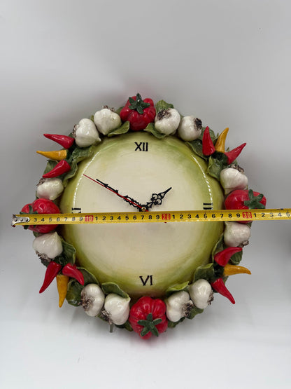 Vintage Keramik Wanduhr mit 3D-Gemüse Majolika Italien
