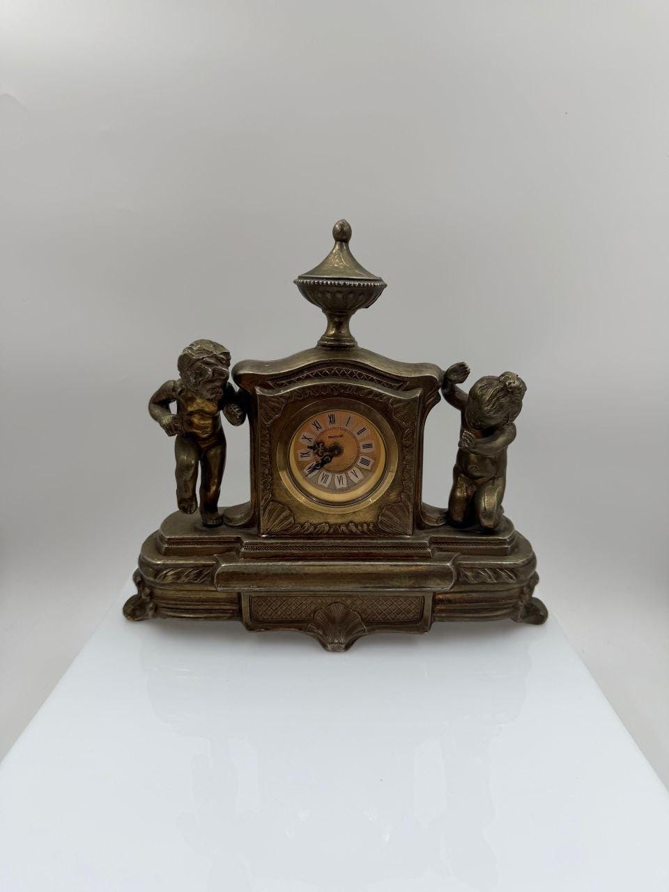Vintage Kaminuhr aus Messing mit Cherub-Figuren, Victorian Stil
