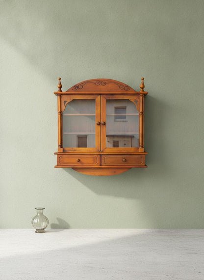 Vintage Wandschrank Holz Farmhouse mit geschnitztem Bogen