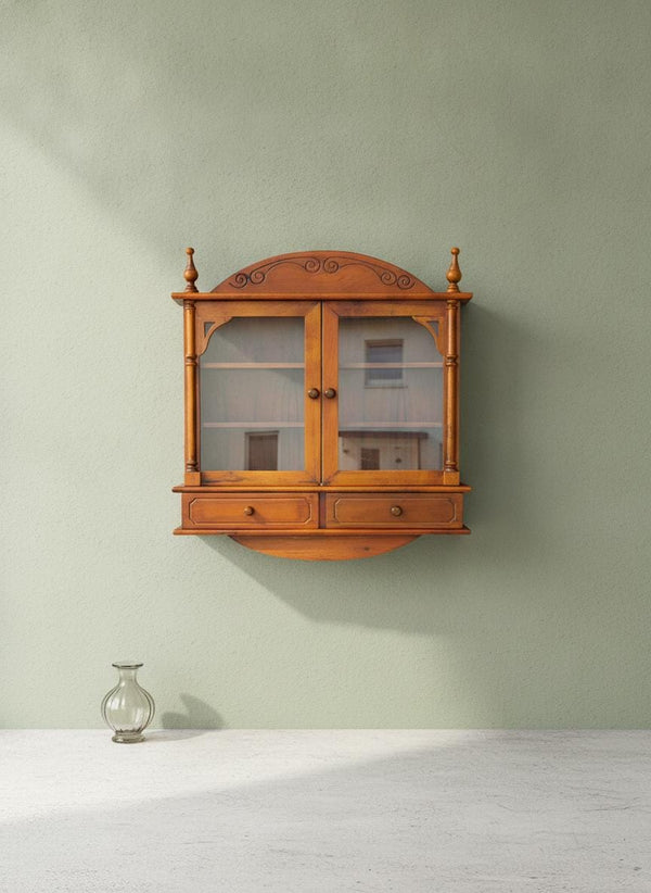 Vintage Wandschrank Holz Farmhouse mit geschnitztem Bogen