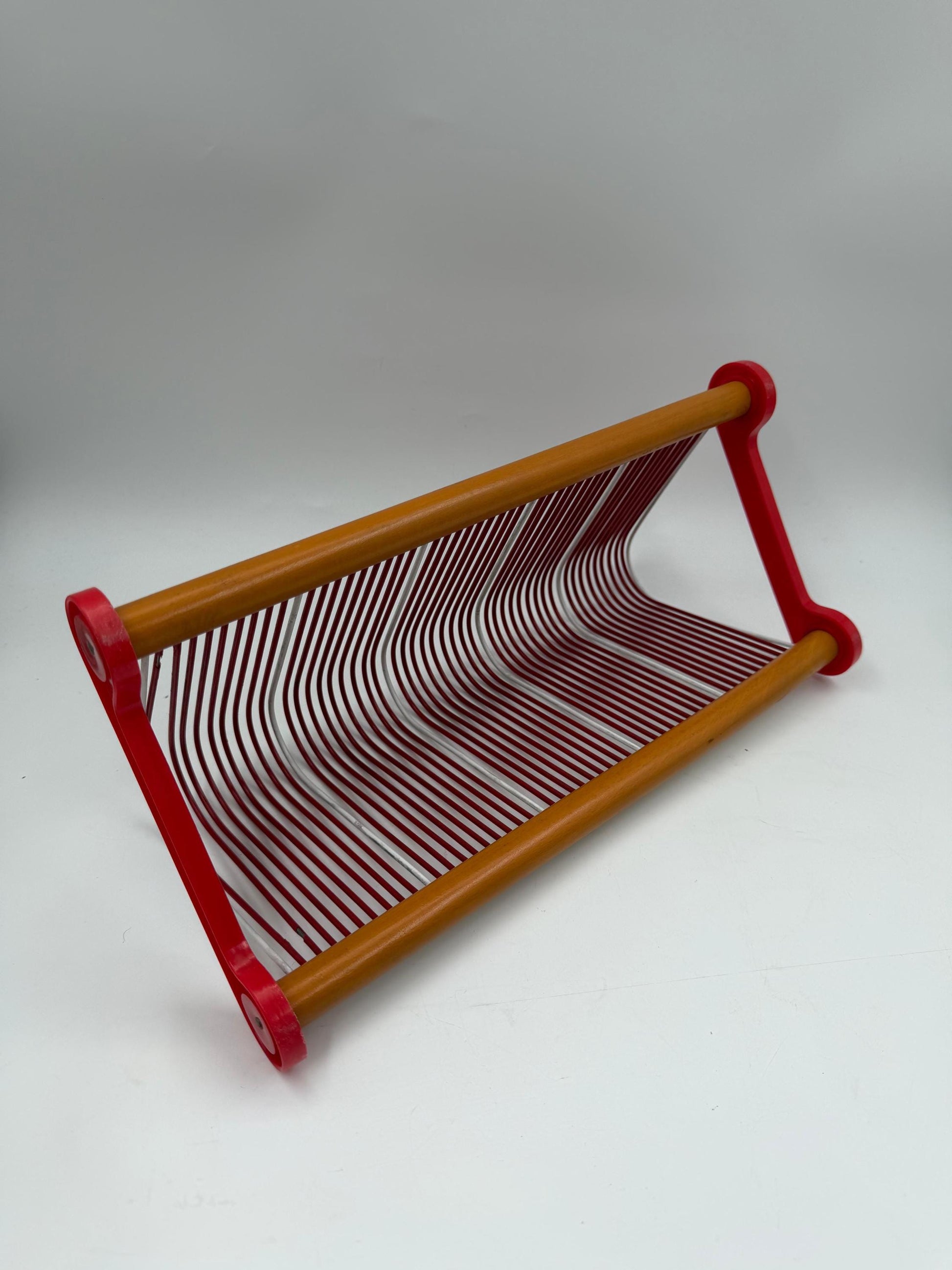 Vintage Schallplattenständer aus Metall und Holz, Rot, Mid-Century