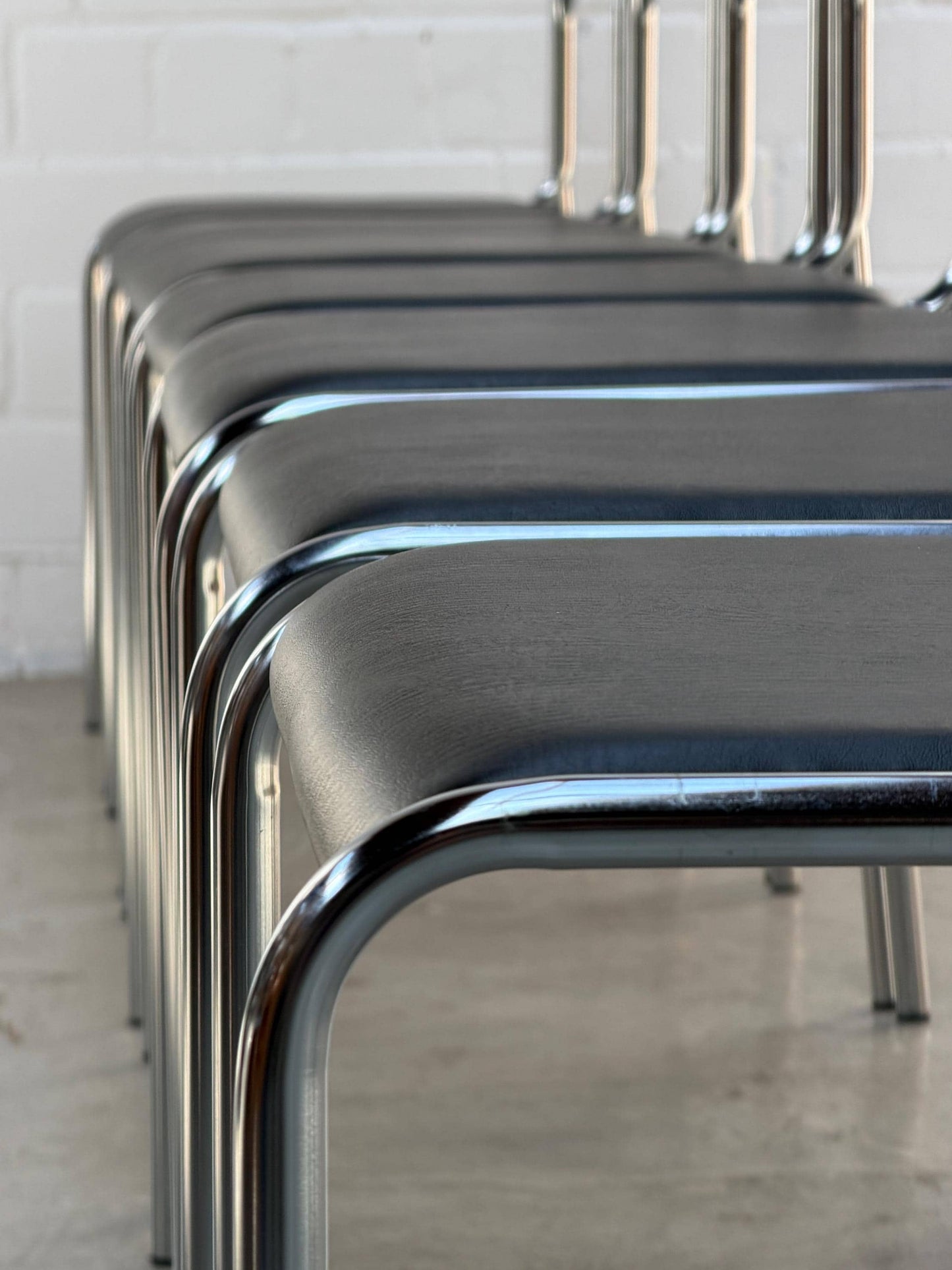Vintage Stuhl Bauhaus Space Age Stahlrohr verchromt Schwarz
