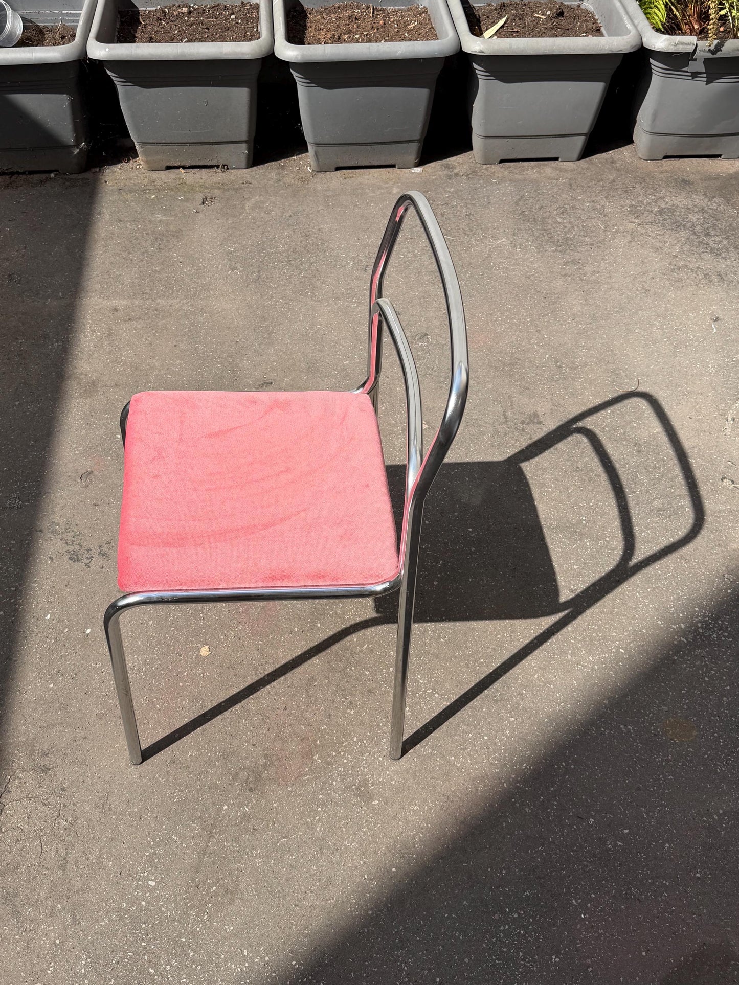 Vintage Stuhl Space Age mit skulpturaler Doppelschleifen-Rückenlehne