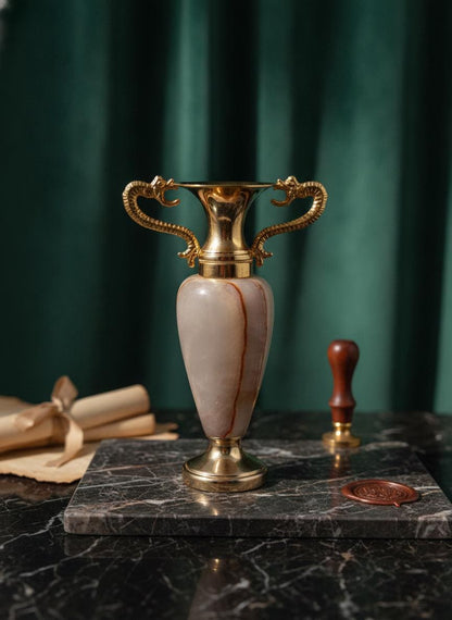 Vintage Vase Amphora Onyx und Messing 16cm mit Drachenhenkeln