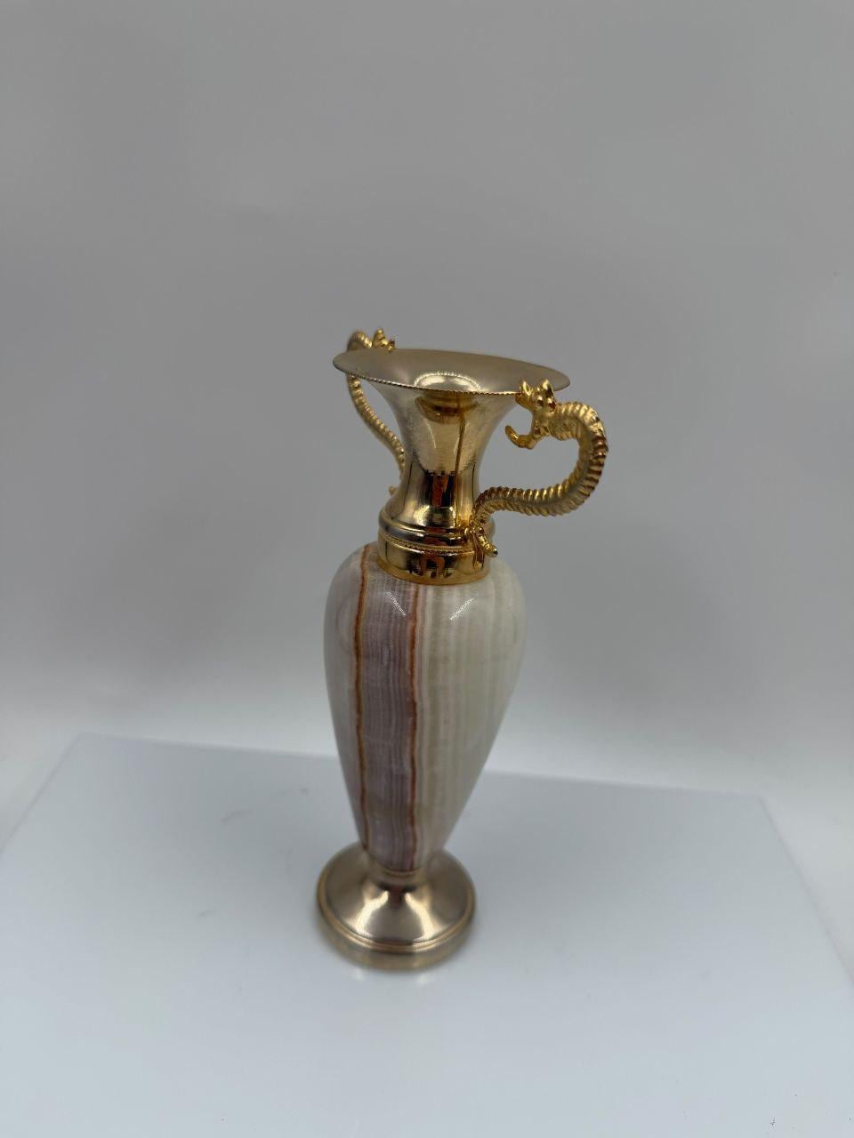 Vintage Vase Amphora Onyx und Messing 16cm mit Drachenhenkeln