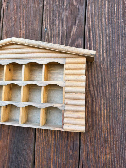 Vintage Setzkasten Regal "Schwarzwaldhaus" aus Massivholz