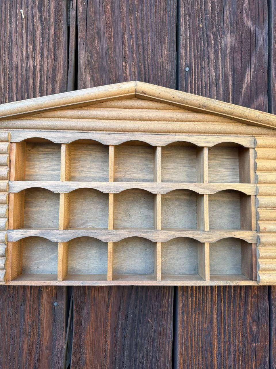 Vintage Setzkasten Regal "Schwarzwaldhaus" aus Massivholz