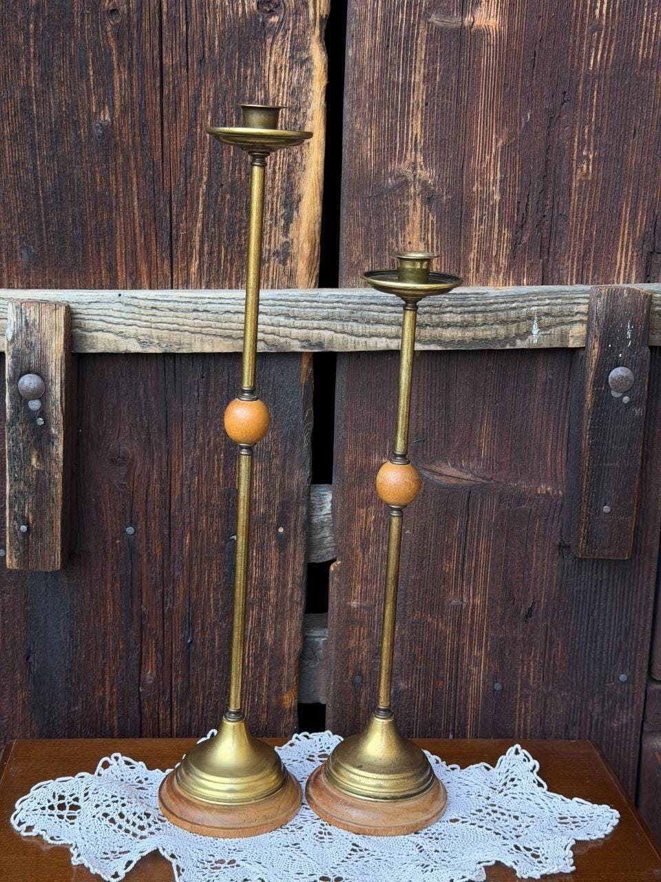 Set von 2 Vintage Kerzenständer aus Messing und Holz