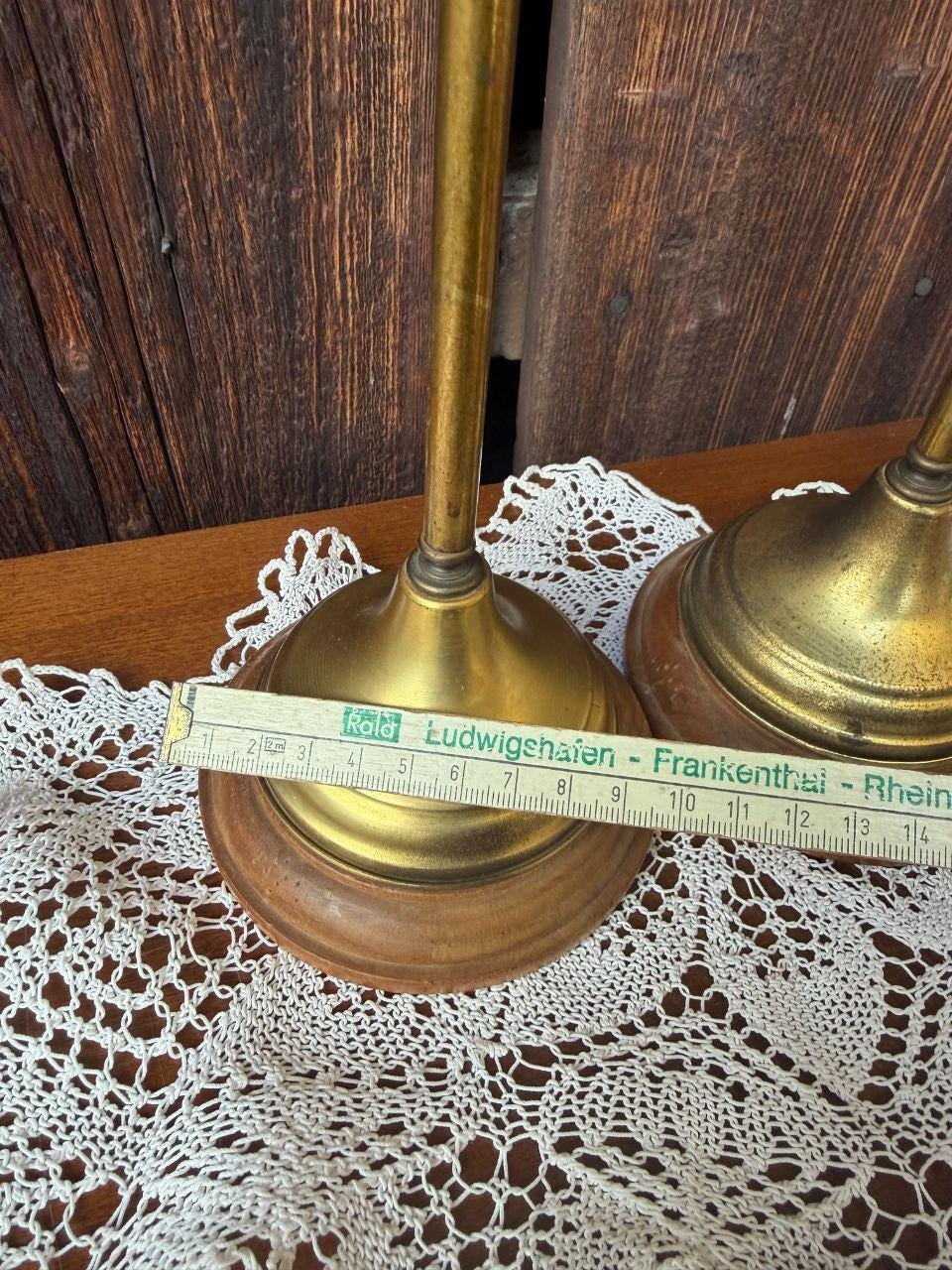 Set von 2 Vintage Kerzenständer aus Messing und Holz