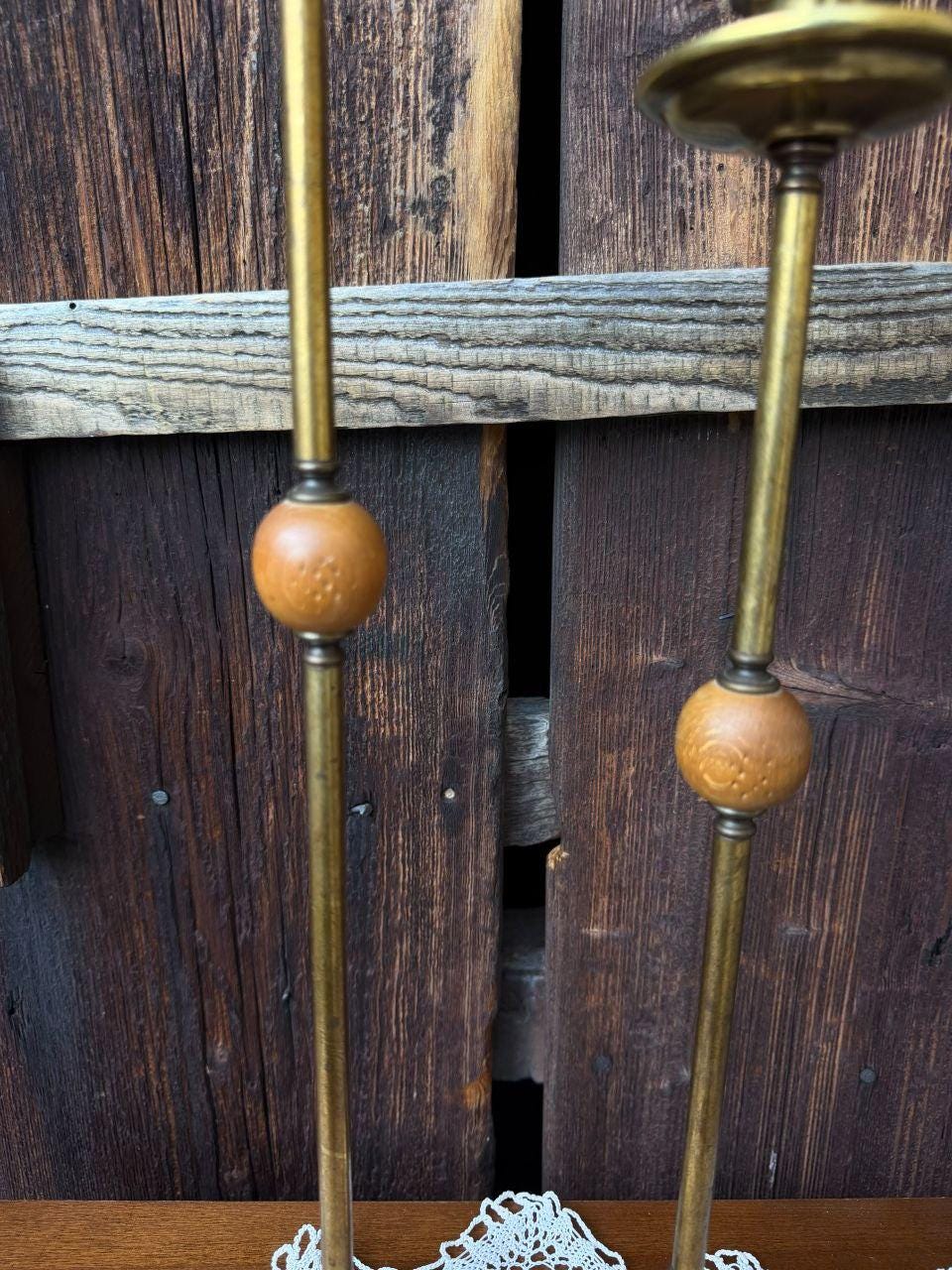 Set von 2 Vintage Kerzenständer aus Messing und Holz
