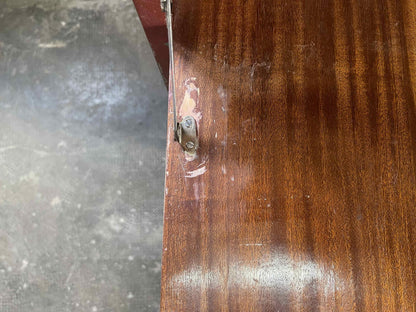 Vintage Bauhaus Vitrinenschrank Bordeauxrot, Karel Ort zugeschrieben