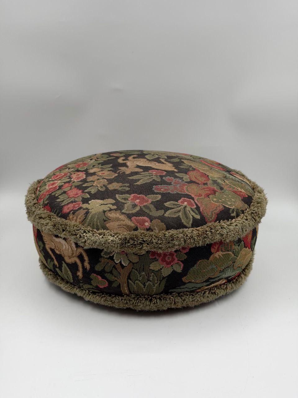 Vintage Fußhocker Gobelin Blumenmuster Rot