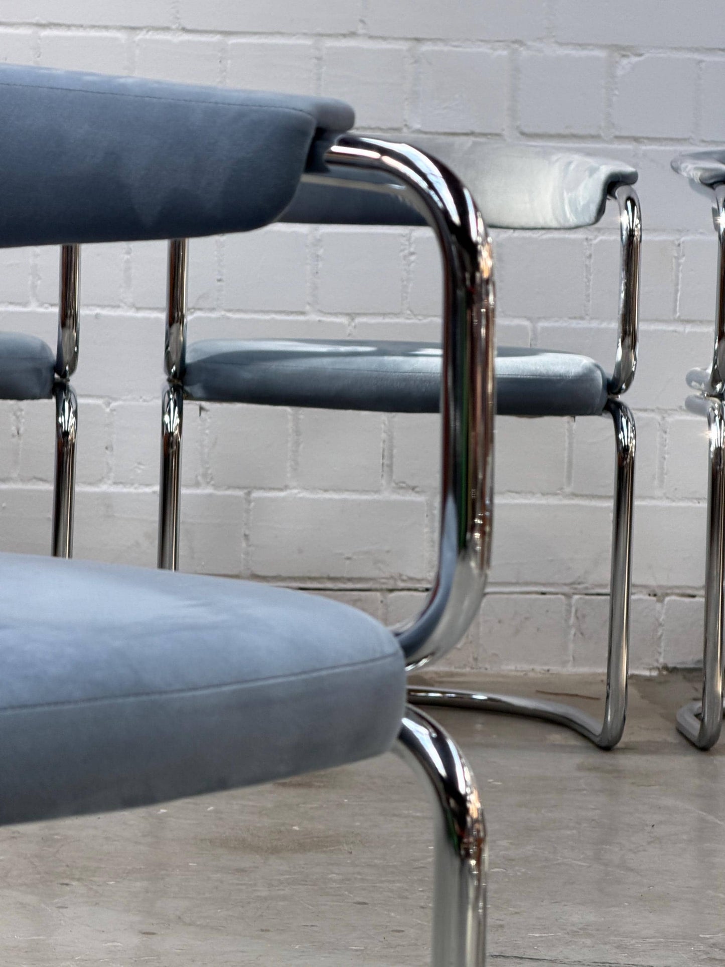 Vintage Freischwinger im Stil von Giotto Stoppino, Alcantara Blau
