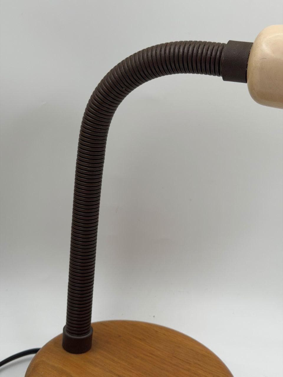 Vintage Schreibtischlampe von Hillebrand, Holz und Metall, Beige