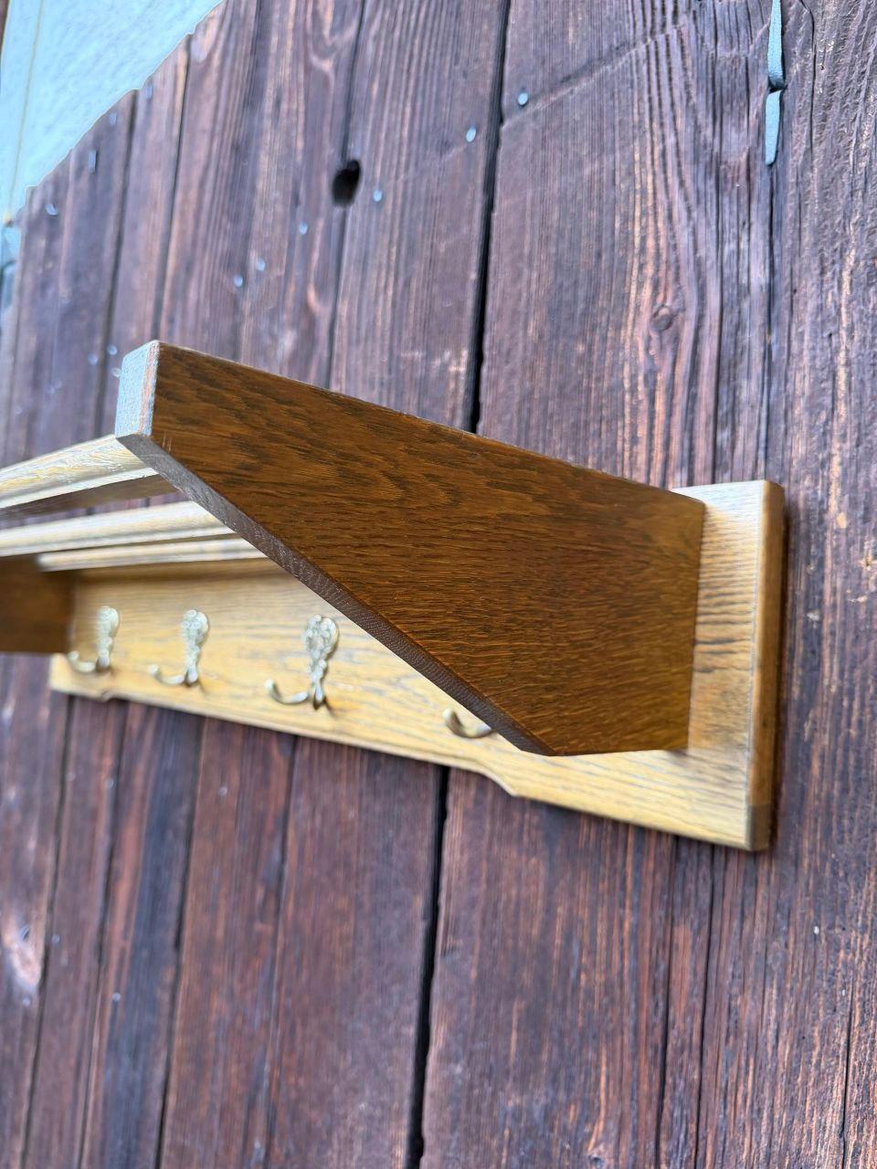Vintage Garderobe aus Holz mit Messing-Doppelhaken und Ablage