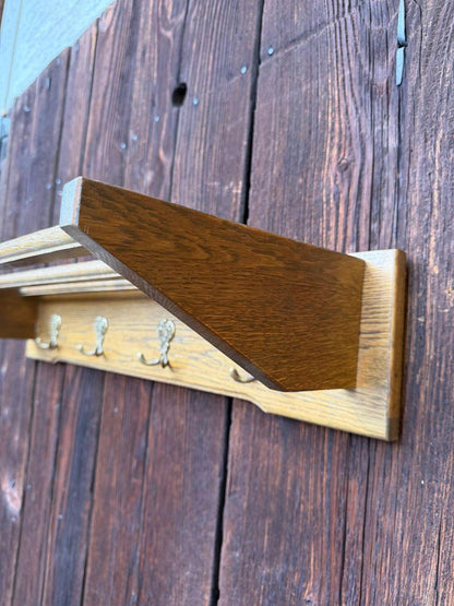 Vintage Garderobe aus Holz mit Messing-Doppelhaken und Ablage