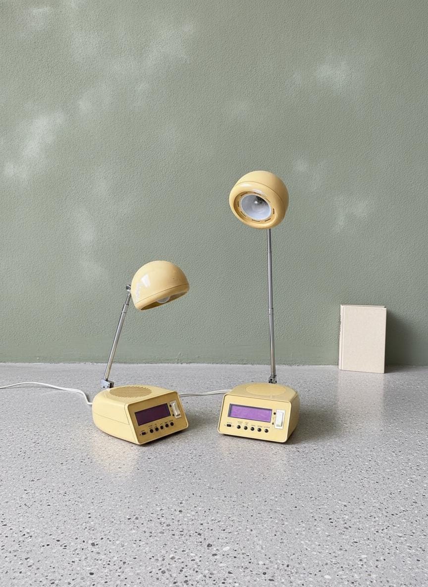 Set von 2 Vintage Tischlampe mit Wecker-Radio, Space Age Design