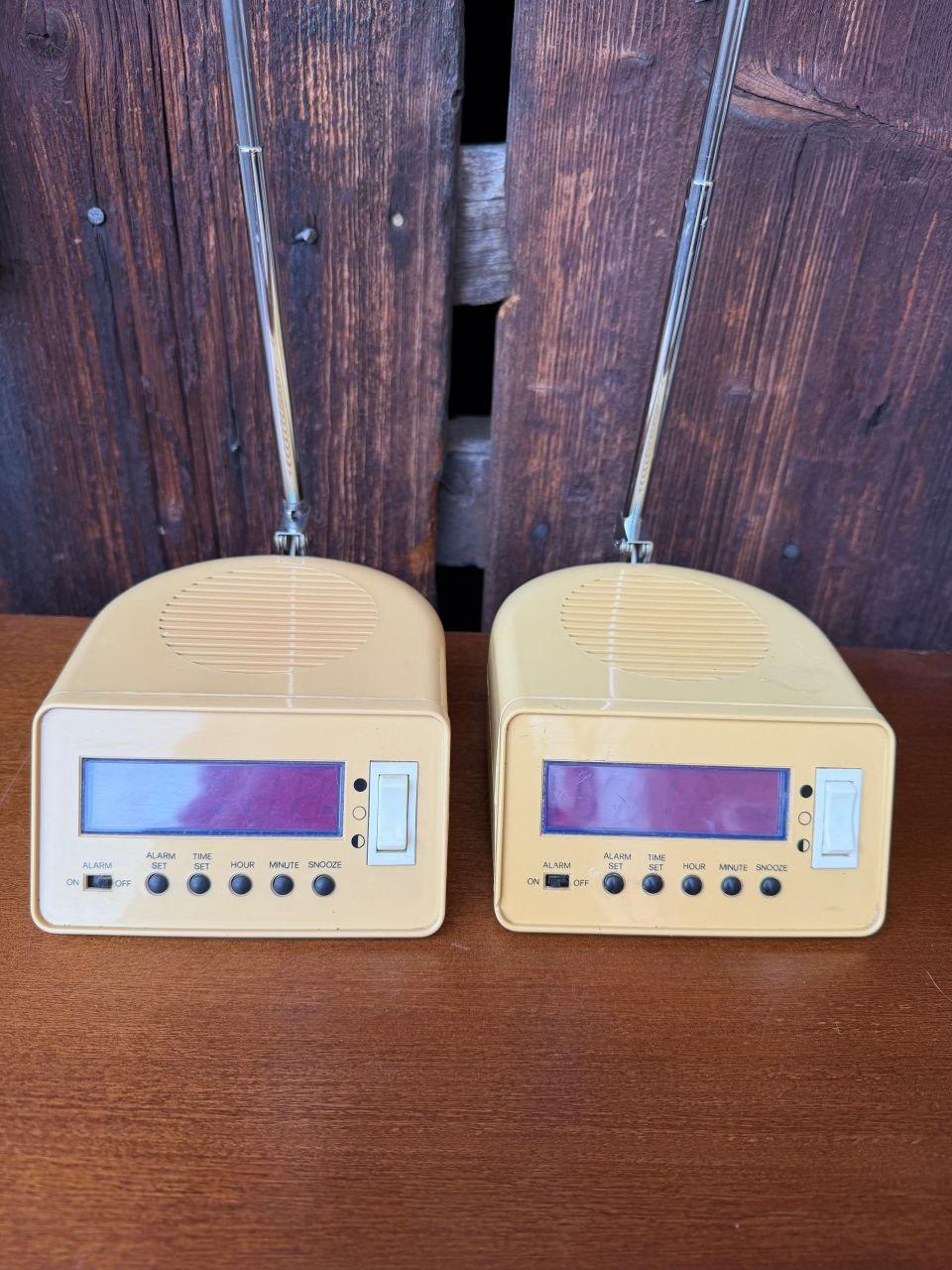 Set von 2 Vintage Tischlampe mit Wecker-Radio, Space Age Design