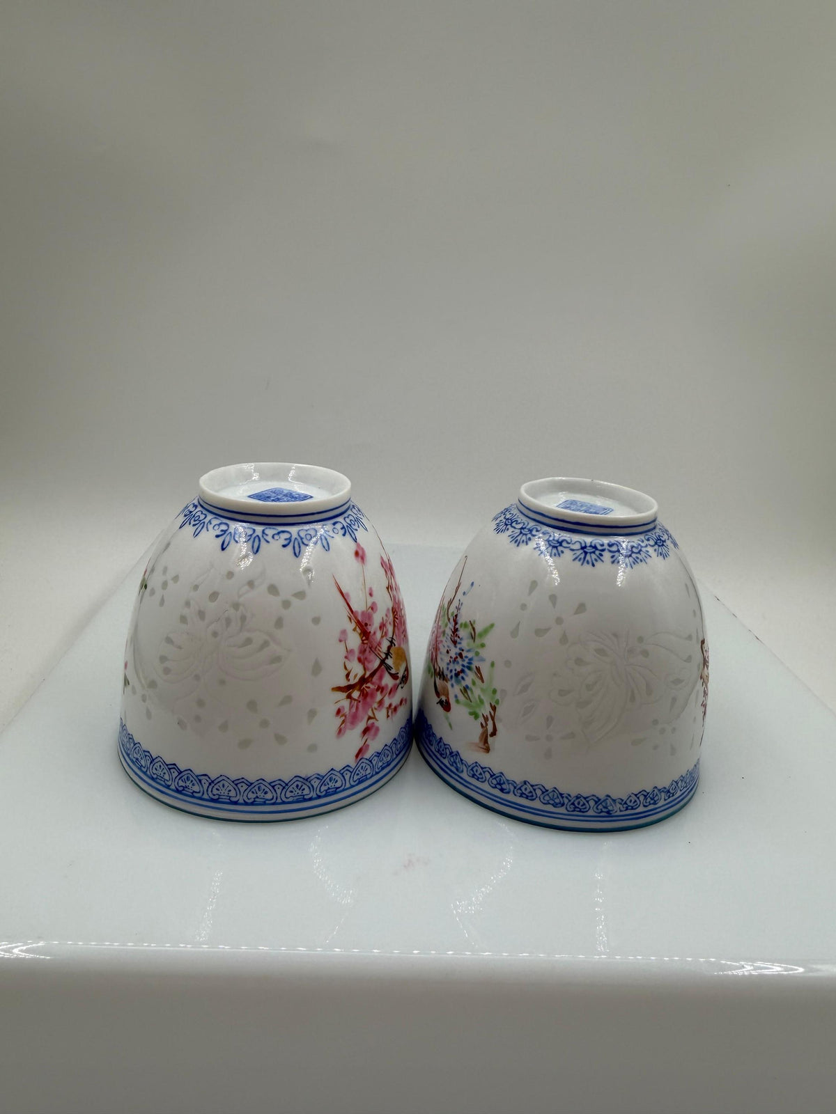 Set von 2 Vintage Teetasse Eierschalenporzellan Famille Rose, China