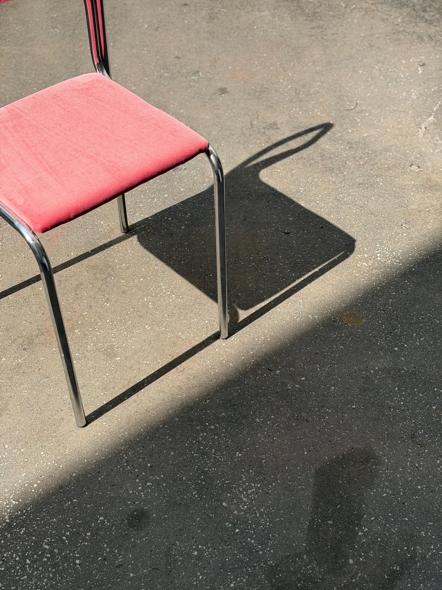 Vintage Stuhl Space Age mit skulpturaler Doppelschleifen-Rückenlehne