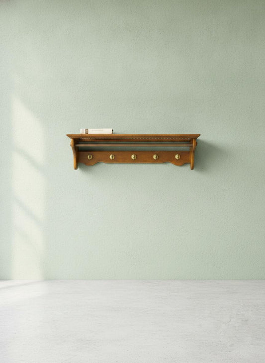Vintage Garderobe aus Massivholz mit Messinghaken