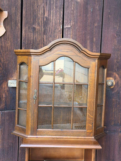 Vintage Wandvitrine aus Eichenholz im Barock-Stil mit Glastür