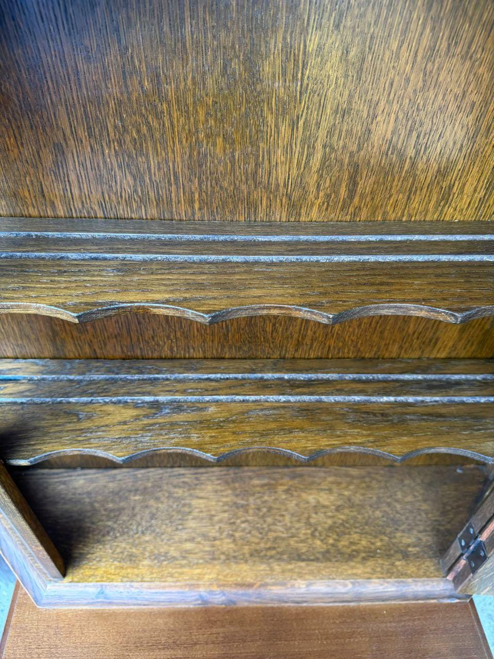 Vintage Wandvitrine aus Eichenholz im Barock-Stil mit Glastür