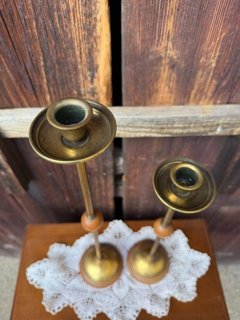 Set von 2 Vintage Kerzenständer aus Messing und Holz