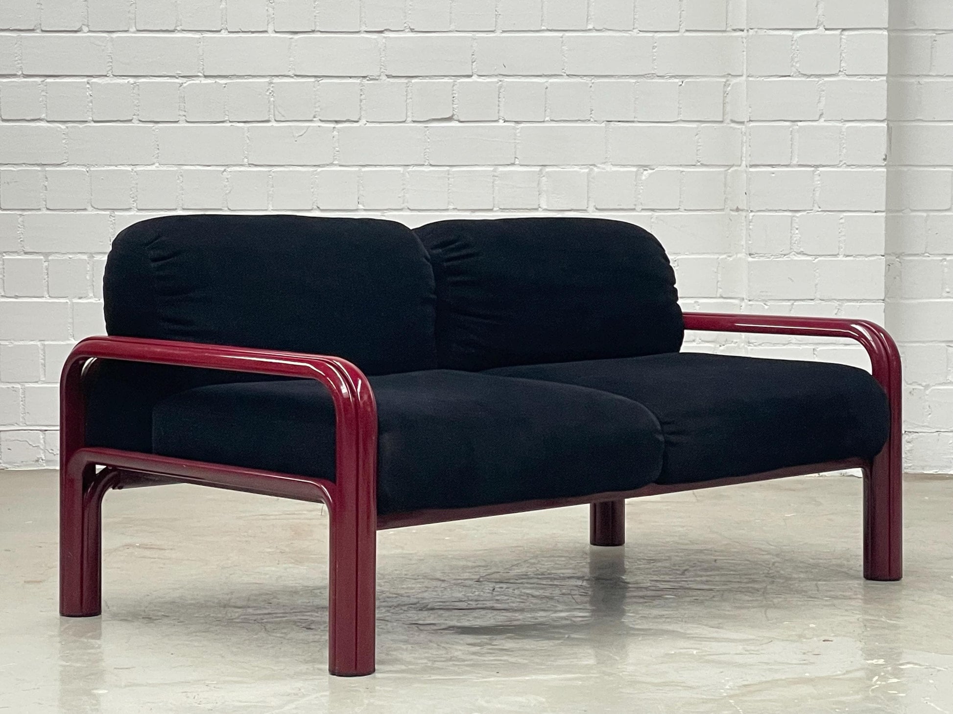 Vintage Sofa "Orsay" von Gae Aulenti für Knoll International mit Couchtisch