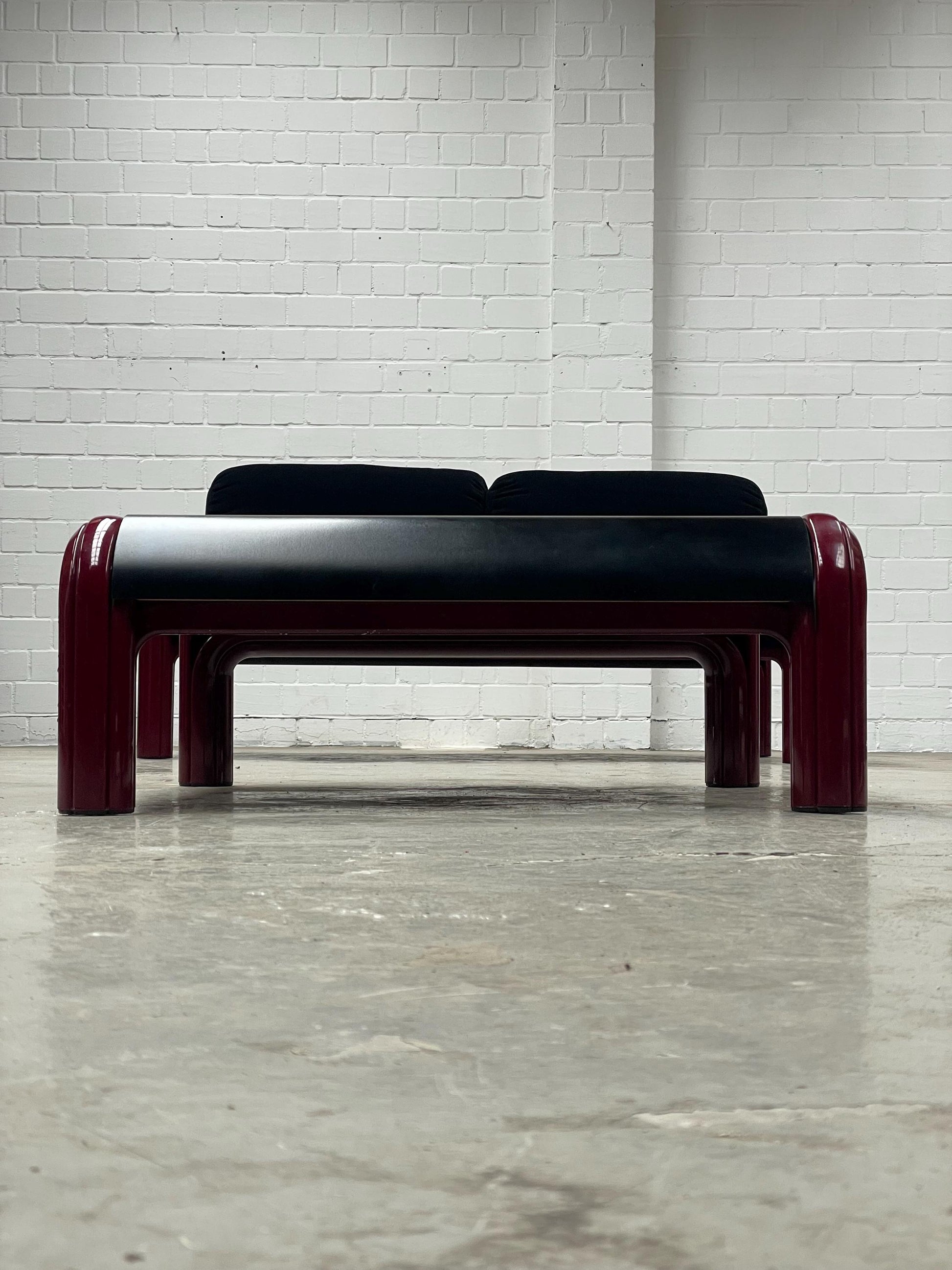 Vintage Sofa "Orsay" von Gae Aulenti für Knoll International mit Couchtisch