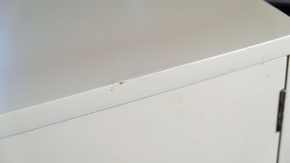 Vintage Nachttisch im Bauhaus Stil aus Stahlrohr, weiß