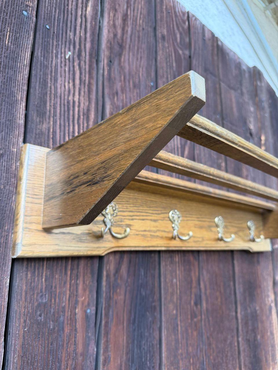 Vintage Garderobe aus Holz mit Messing-Doppelhaken und Ablage