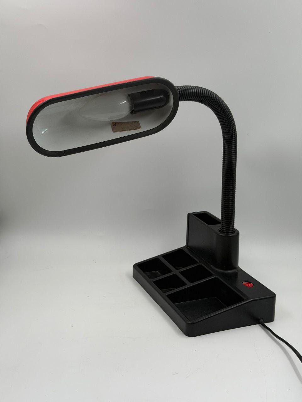 Vintage Schreibtischlampe mit Organizer-Tray, Rot-Schwarz, 80er Jahre