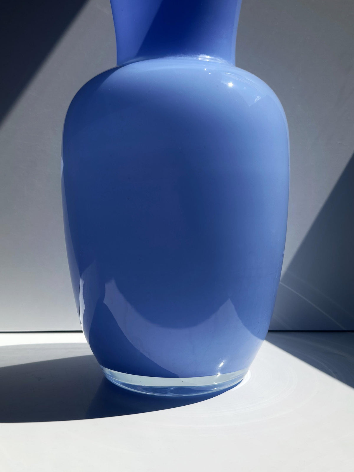 Vintage Opalglas-Vase in Blau, Italien, 35 cm