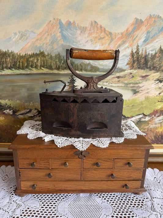 Vintage Kohleeisen aus Gusseisen mit Holzgriff